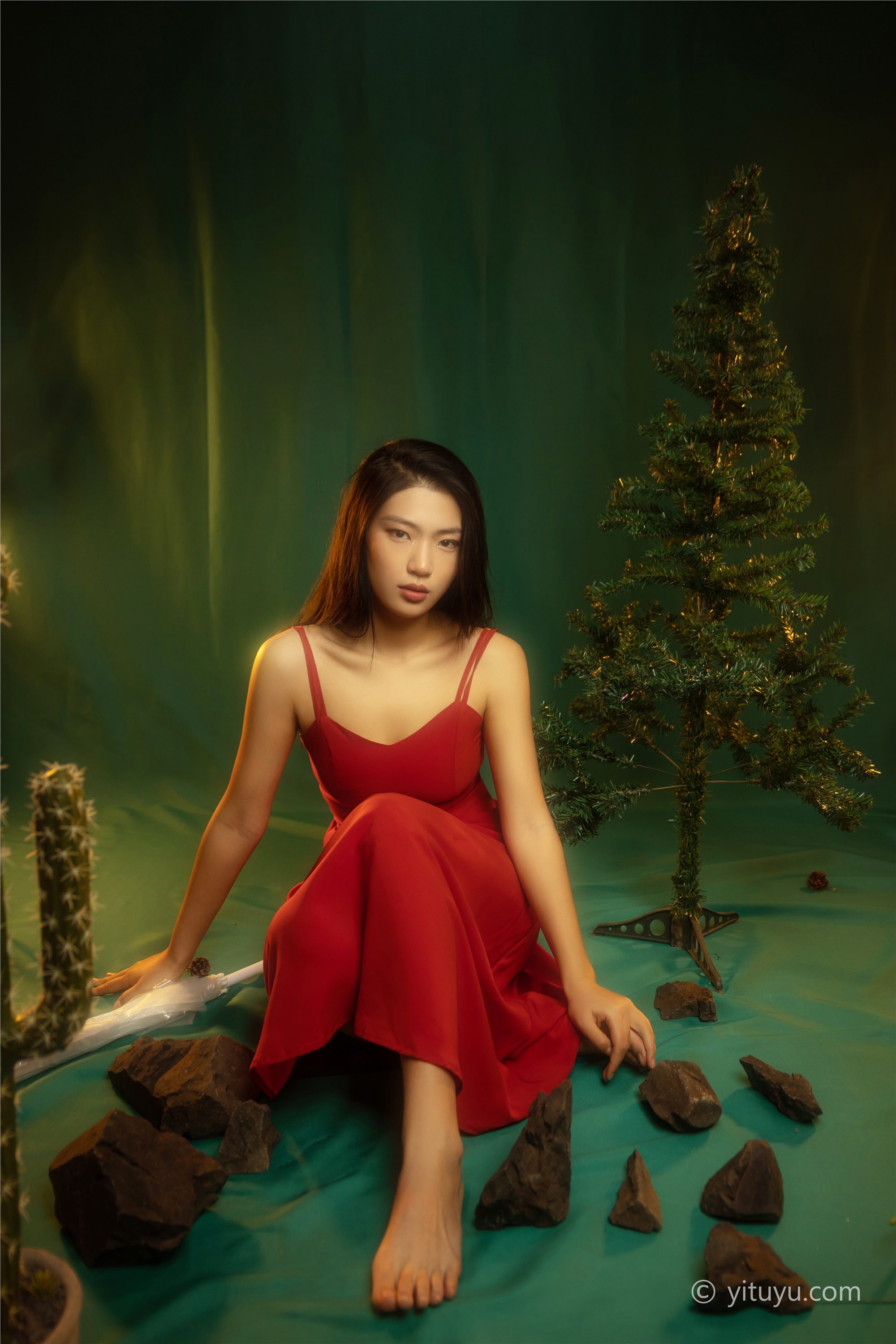 YITUYU艺图语  2021.05.24 红装 娇娇